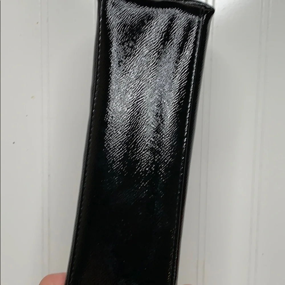 Victoria’s Secret Black Gold Cut Out Makeup Bag. SM1688